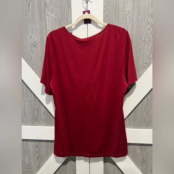 B3.03 NWT Bloomchic Twist Tee Deep Red 14-16/1X - Picture 4 of 4